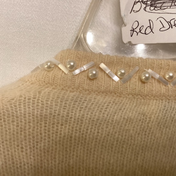 Vintage Angora sweater ,made in Hong Kong - Picture 8 of 9